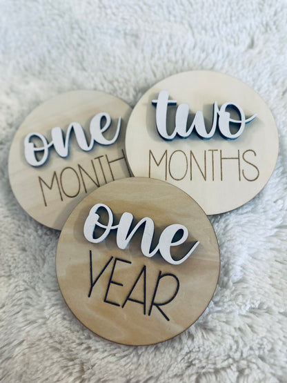Neutral Wooden Baby Milestone Discs – Monthly & One Year Set)