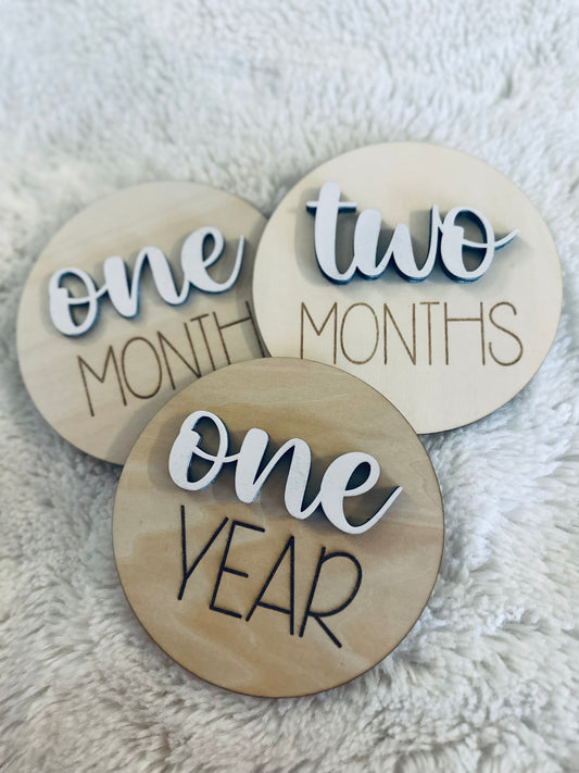 Neutral Wooden Baby Milestone Discs – Monthly & One Year Set)